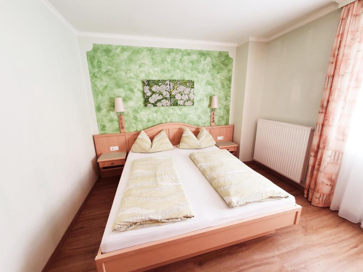 Gasthof Hotel Zur Post Ferlach Phòng bức ảnh