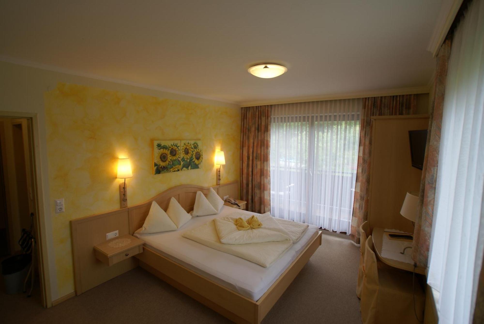 Gasthof Hotel Zur Post Ferlach Ngoại thất bức ảnh