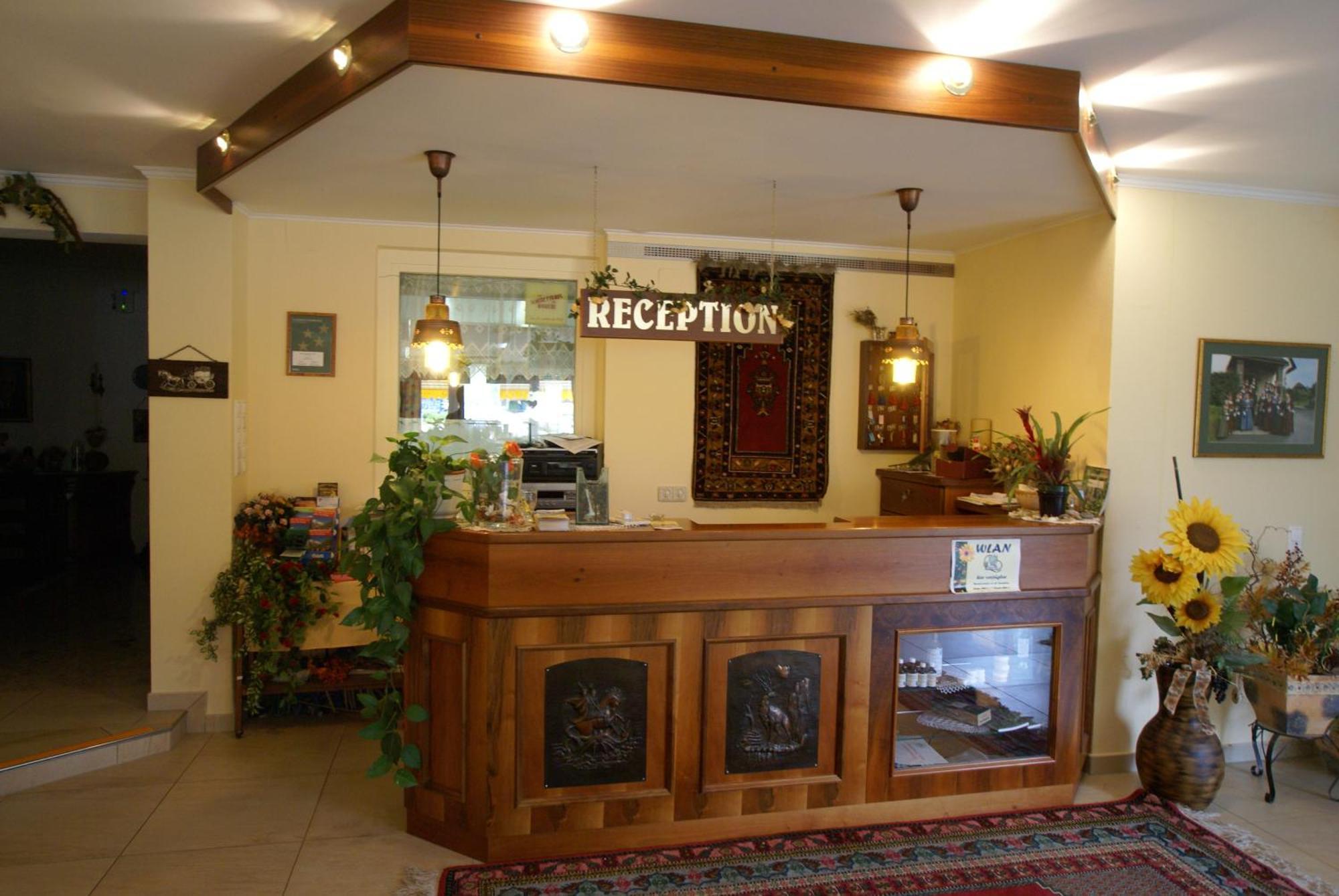 Gasthof Hotel Zur Post Ferlach Ngoại thất bức ảnh